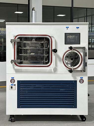 Three-quarter right view real shot of a pilot-scale laboratory freeze dryer machine showcasing a white main body and deep blue side mesh grilles.